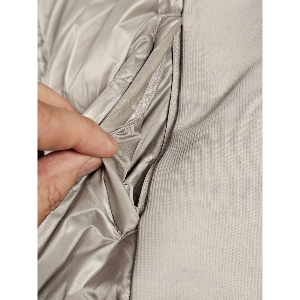 Fabletics Women's Quilted Puffer Vest Silver‎ Full Zip Stretch Panels Medium - Picture 2 of 8